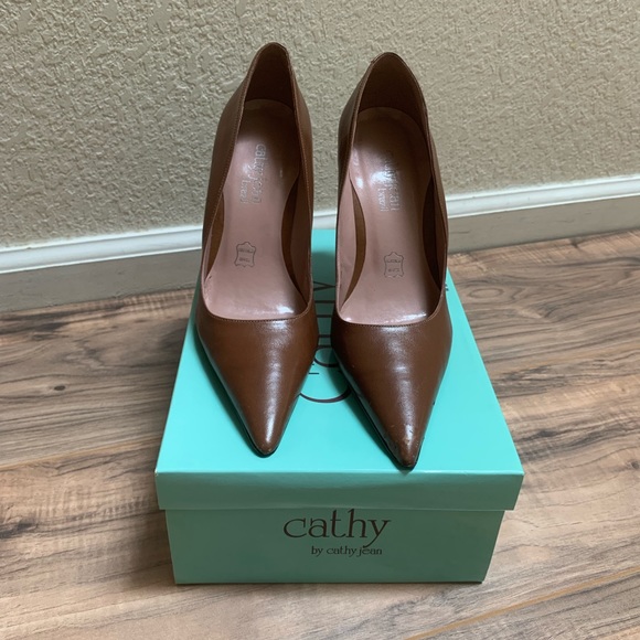 Brown Cathy Jean Pumps - Picture 2 of 7